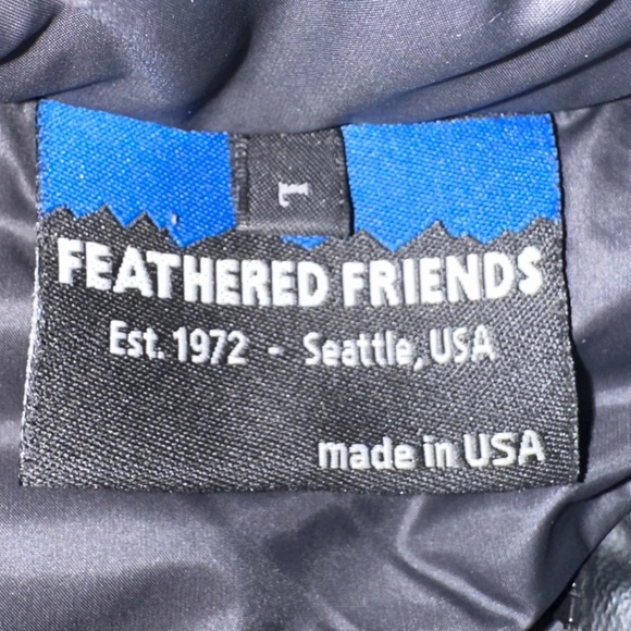 Men's Black and Gray Puffer Jacket - Picture 3 of 7